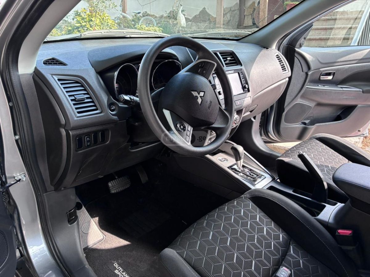 Mitsubishi Outlander Sport - фото 10