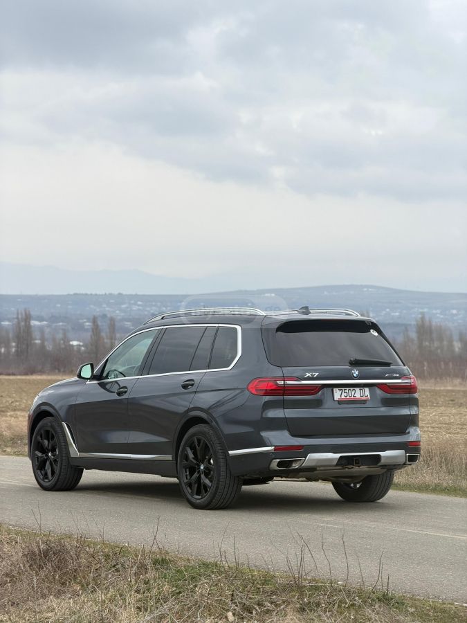 BMW X7 - фото 7