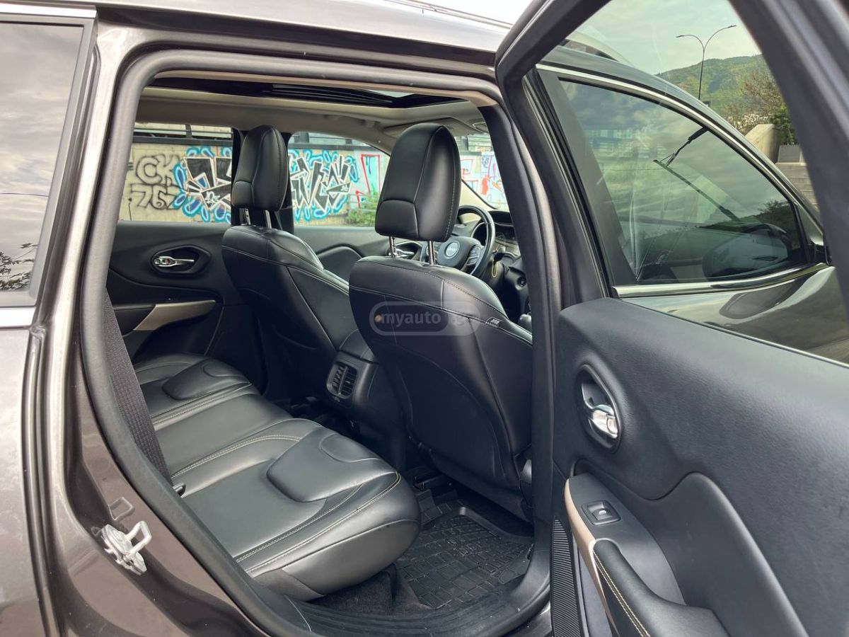 Jeep Cherokee - фото 5