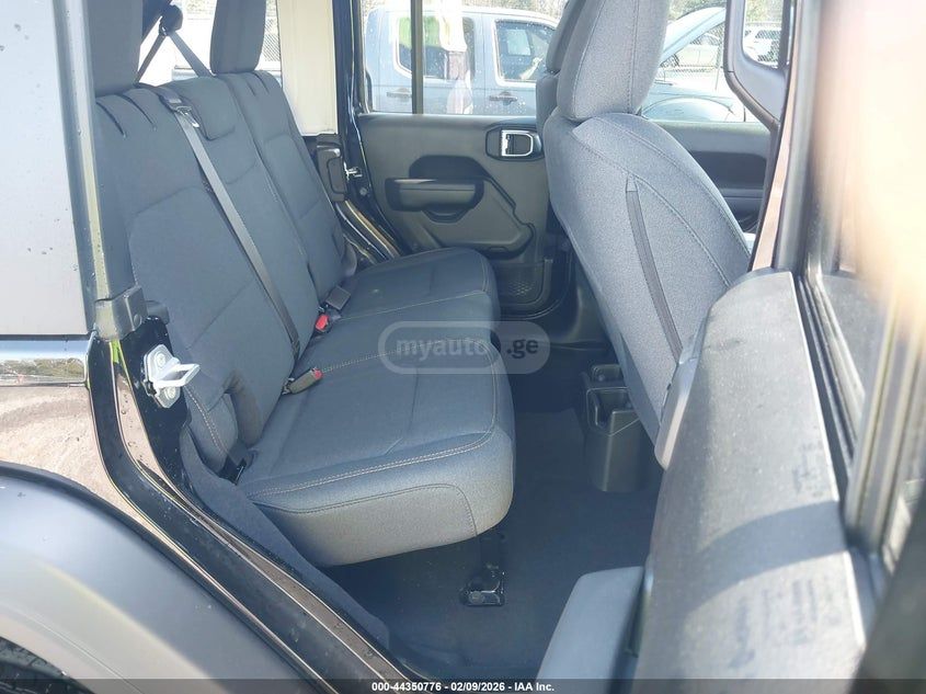 Jeep Wrangler 2025 — миниатюра 8