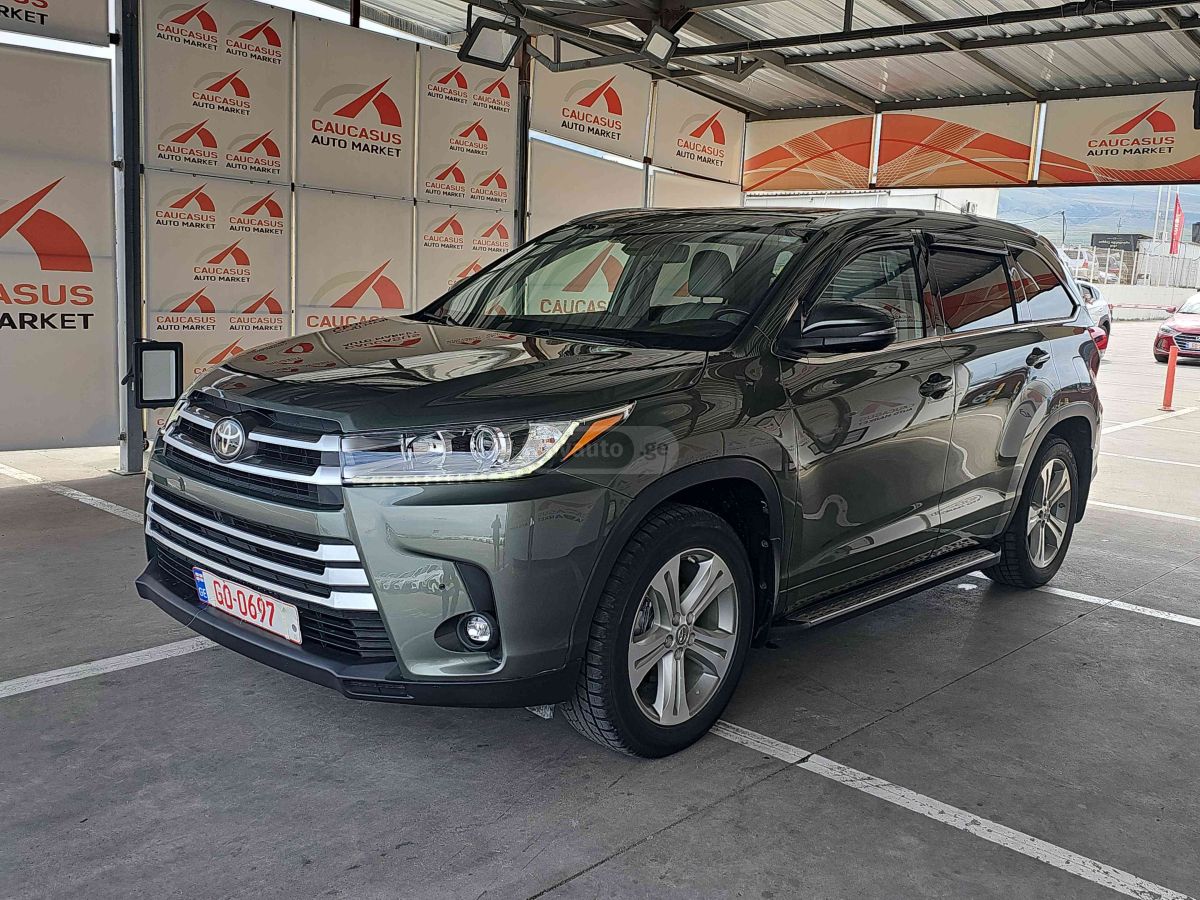 Toyota Highlander - фото 1