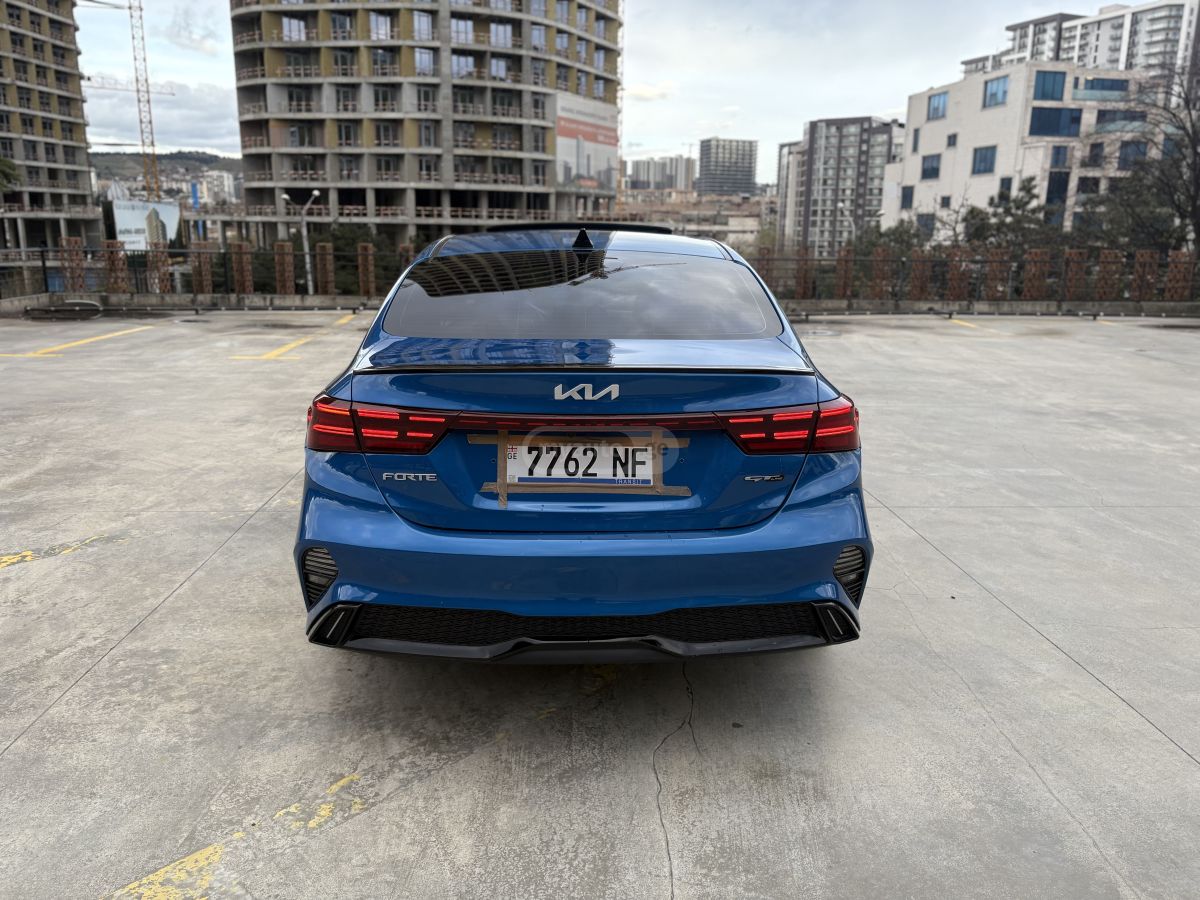 Kia Forte Gt line 2023 — миниатюра 3