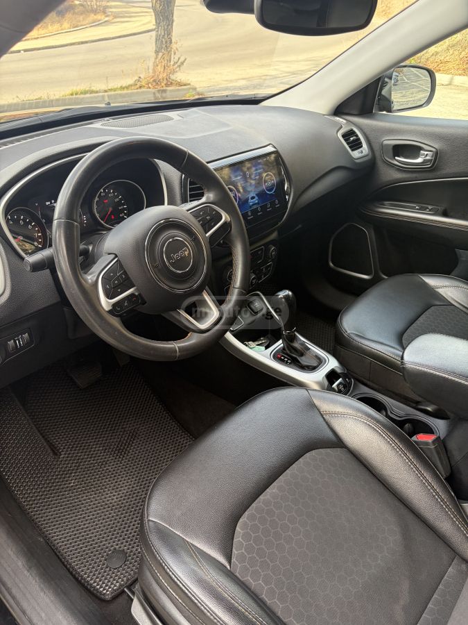 Jeep Compass - фото 9