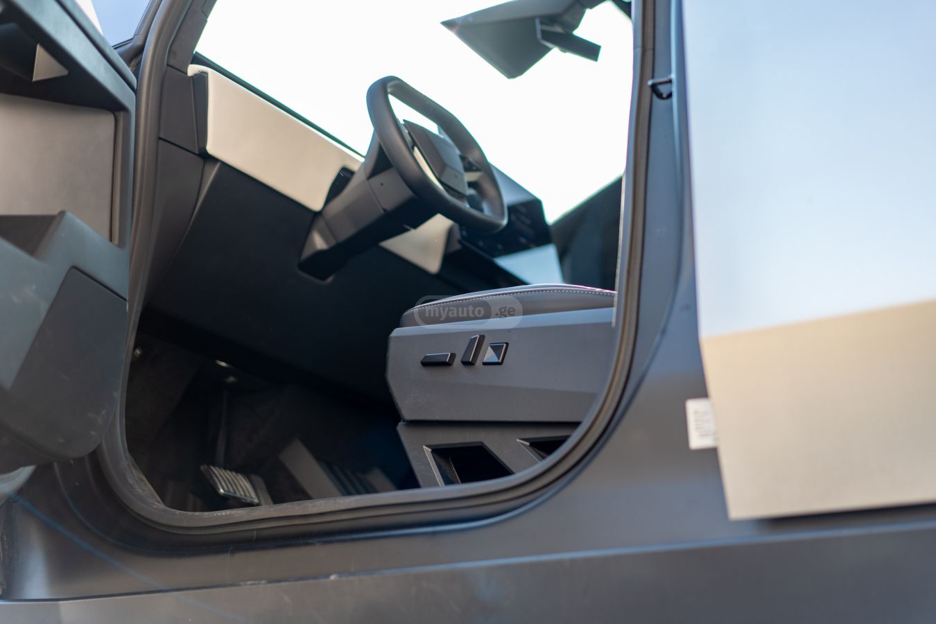 Tesla Cybertruck  