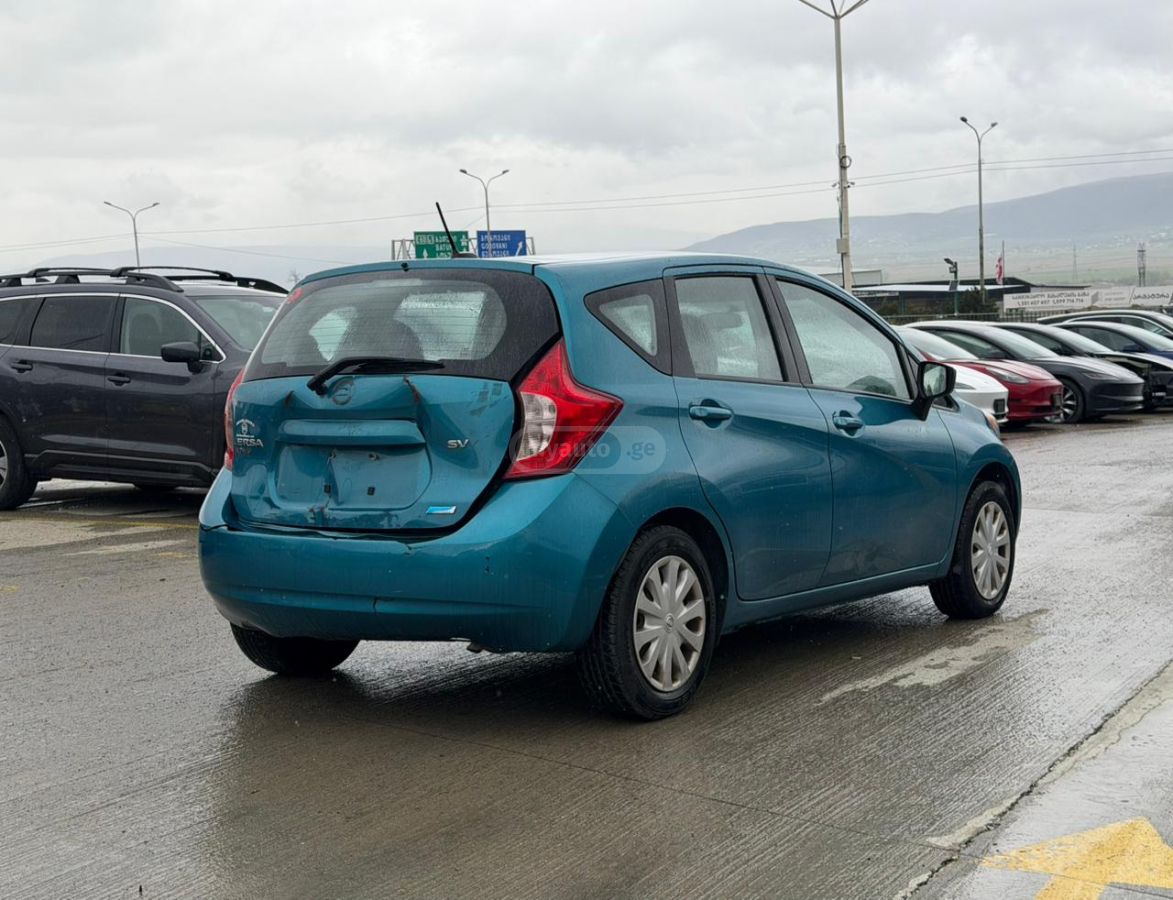 Nissan Versa - фото 3
