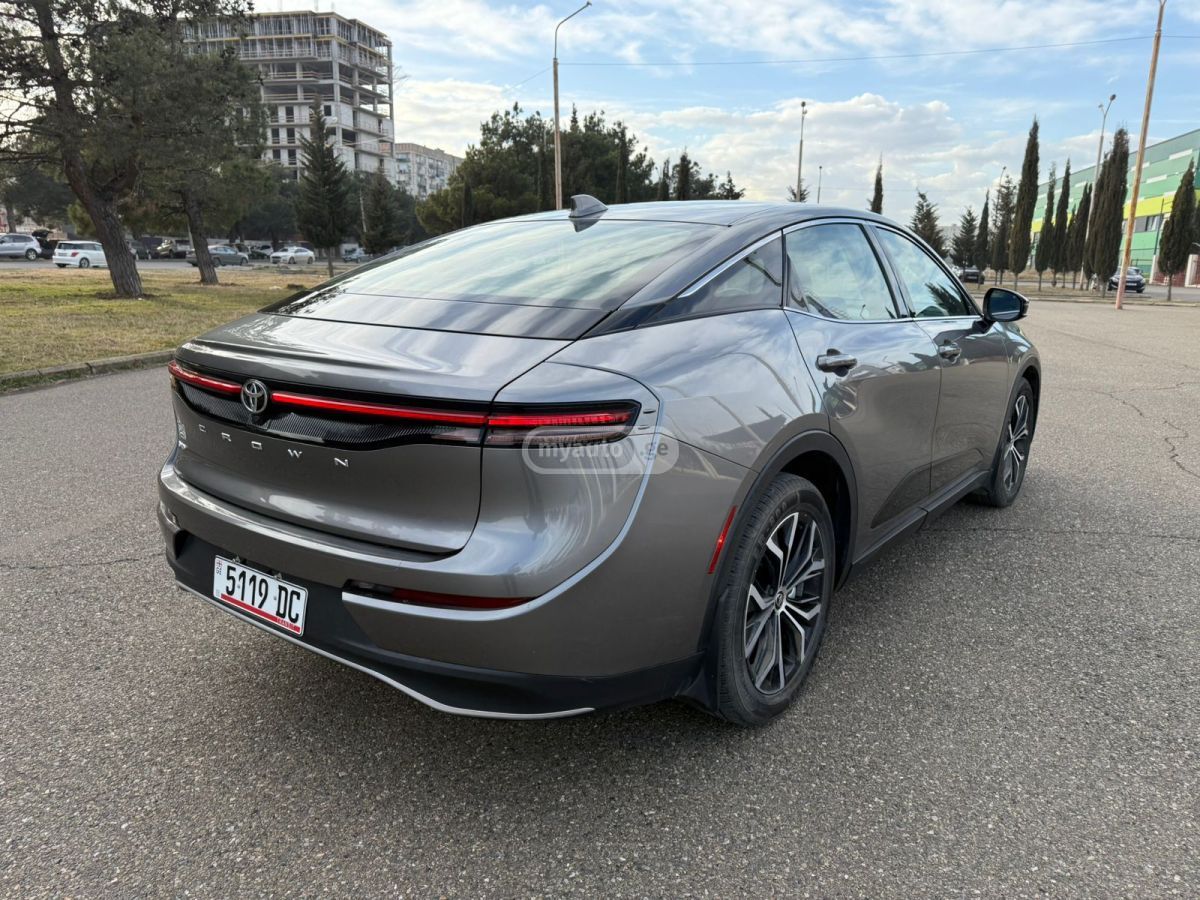 Toyota XLE 4dr Sedan CVT — миниатюра 2