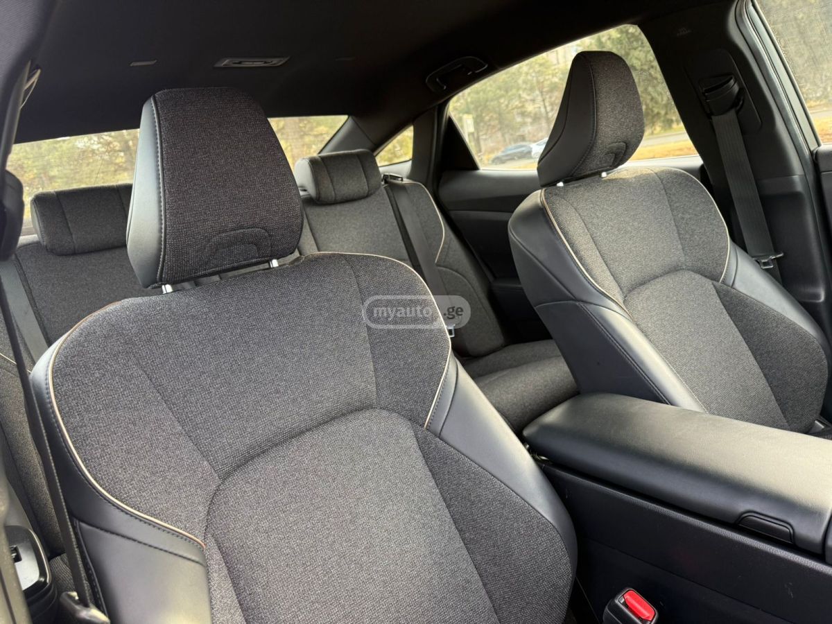 Toyota XLE 4dr Sedan CVT — миниатюра 8