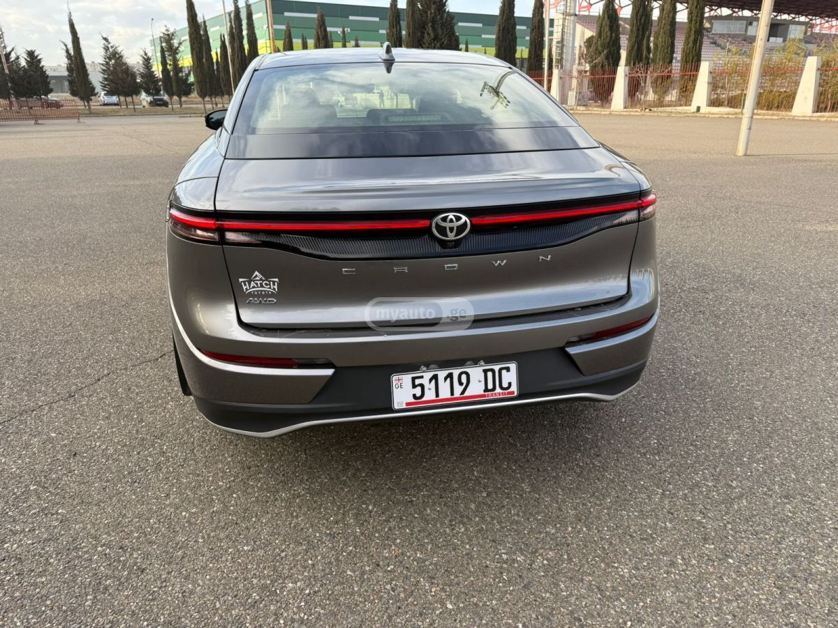 Toyota XLE 4dr Sedan CVT — миниатюра 9