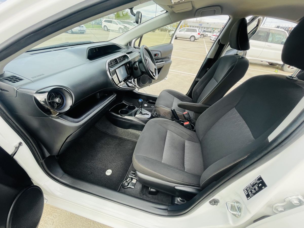 Toyota Aqua - фото 11