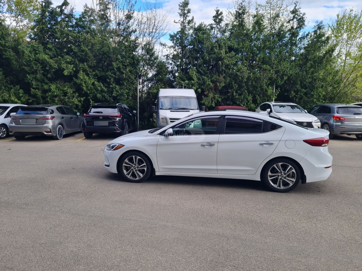 Hyundai Elantra - фото 2