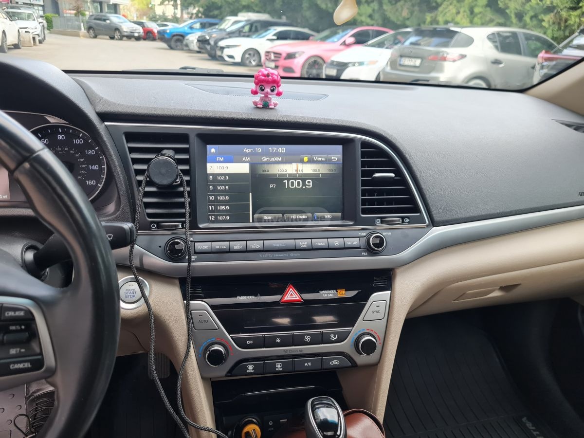 Hyundai Elantra - фото 5