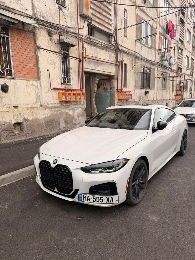 BMW Base 2dr Rear-Wheel Drive Coup — миниатюра 2