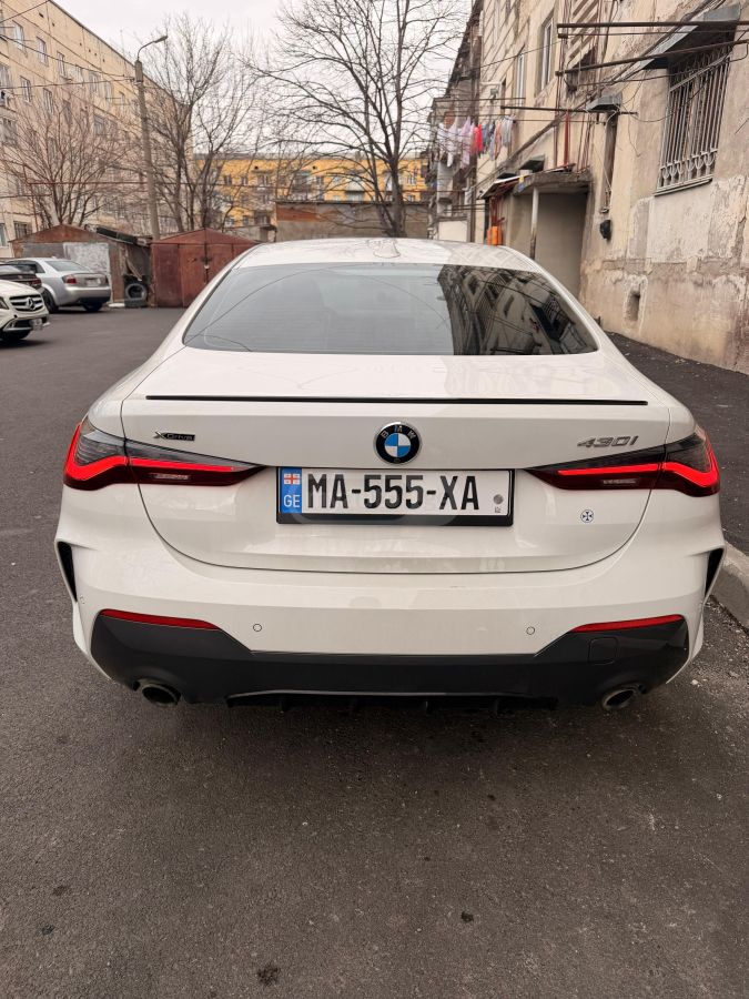 BMW Base 2dr Rear-Wheel Drive Coup — миниатюра 4