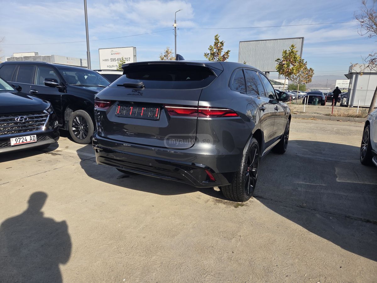 Jaguar F-Pace 2022 — миниатюра 3