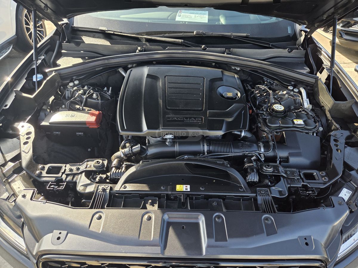 Jaguar F-Pace 2022 — миниатюра 8