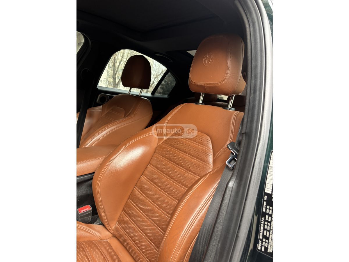 Alfa Romeo Giulia - фото 4