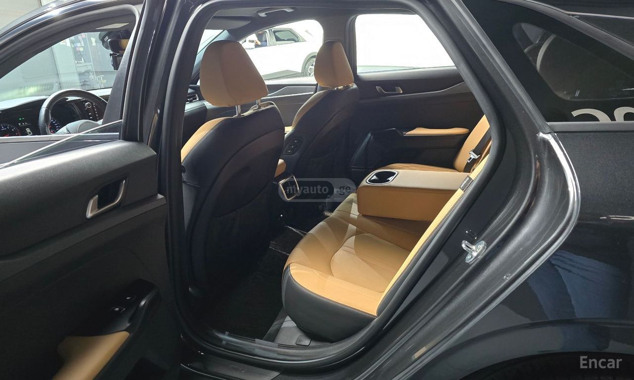 Kia K5 - фото 11