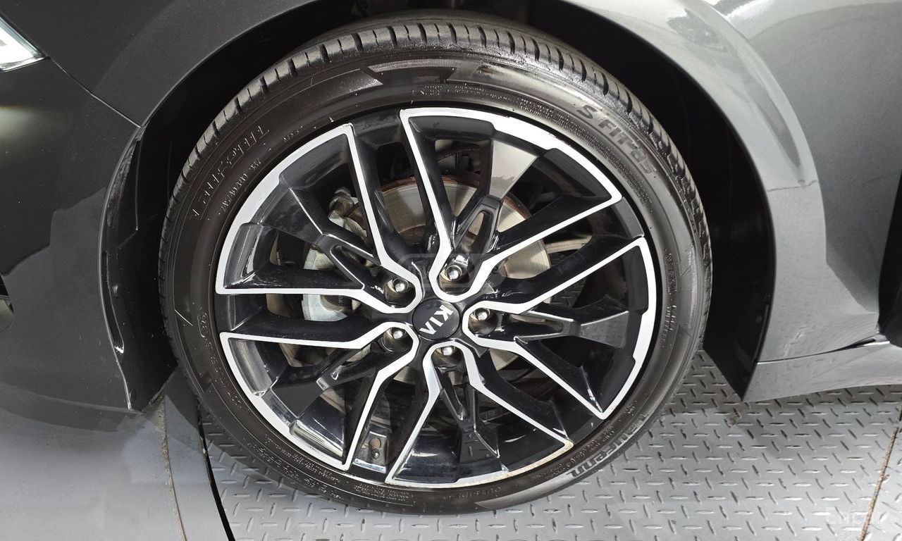 Kia K5 - фото 5