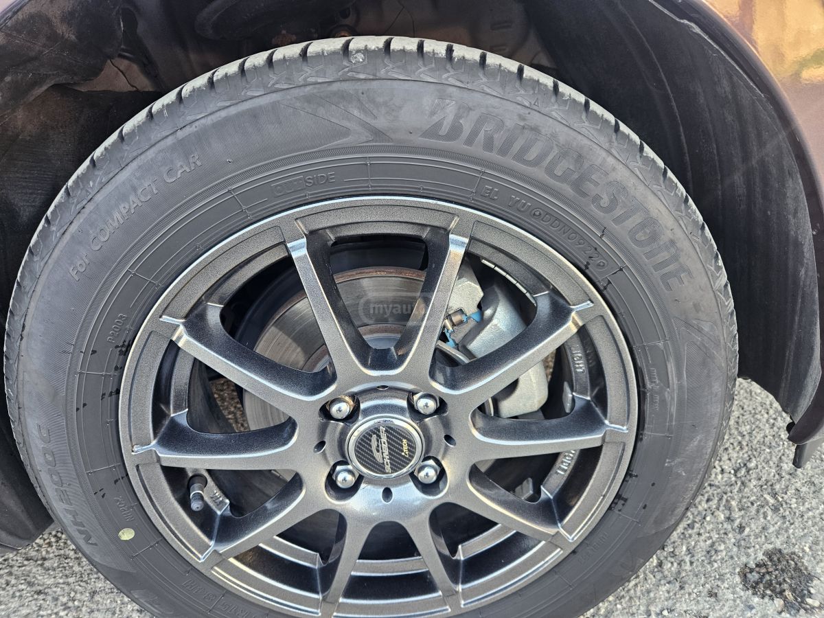 Toyota Aqua - фото 12