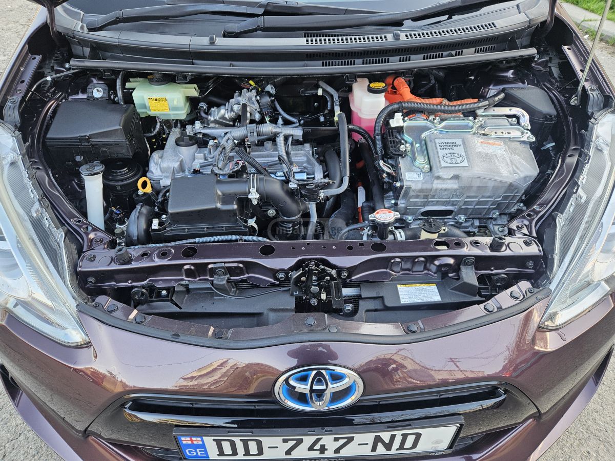 Toyota Aqua - фото 9