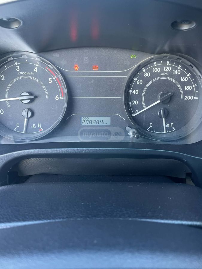 Toyota Hilux - фото 11