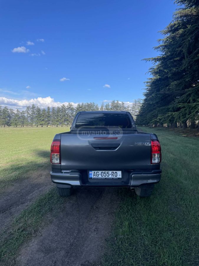 Toyota Hilux - фото 4