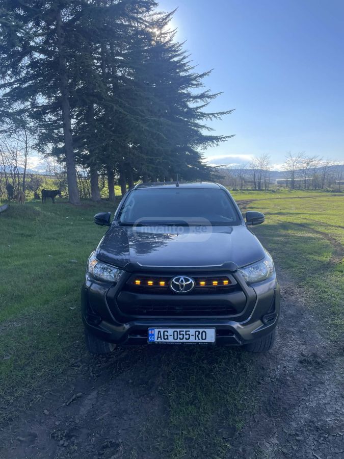 Toyota Hilux - фото 8