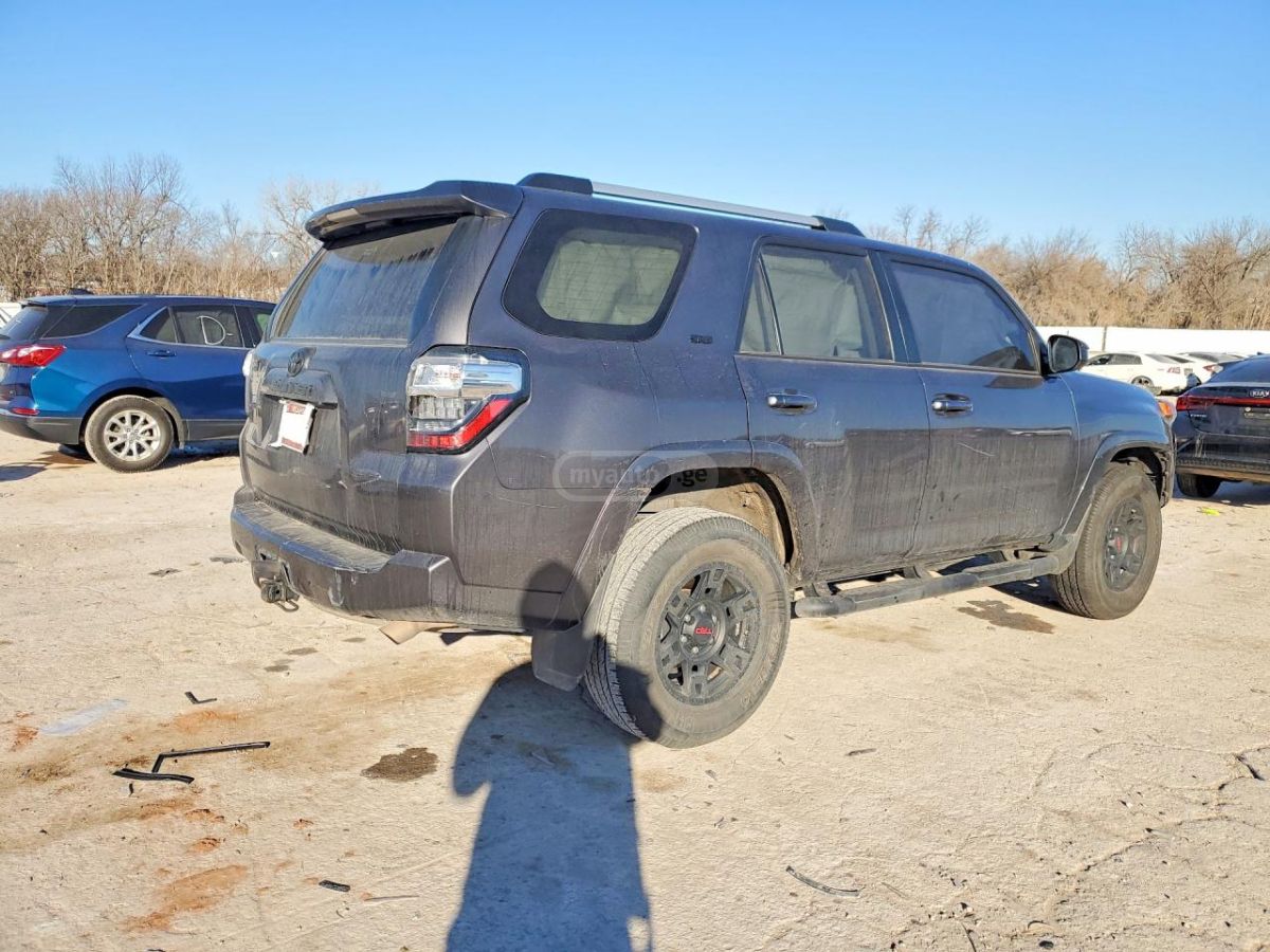 Toyota 4 Runner - фото 3