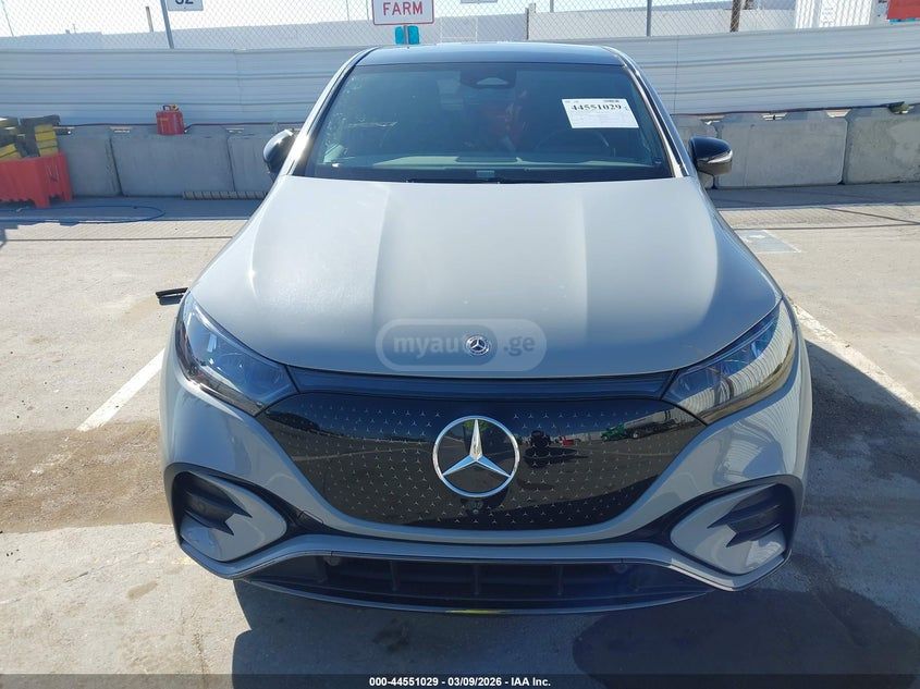 Mercedes-Benz EQE SUV 350 - фото 1