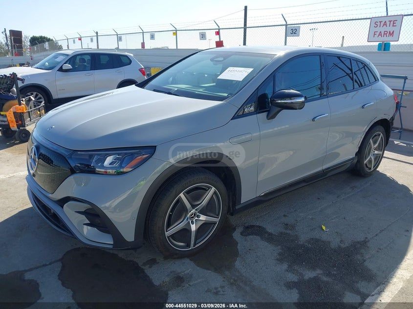 Mercedes-Benz EQE SUV 350 - фото 2