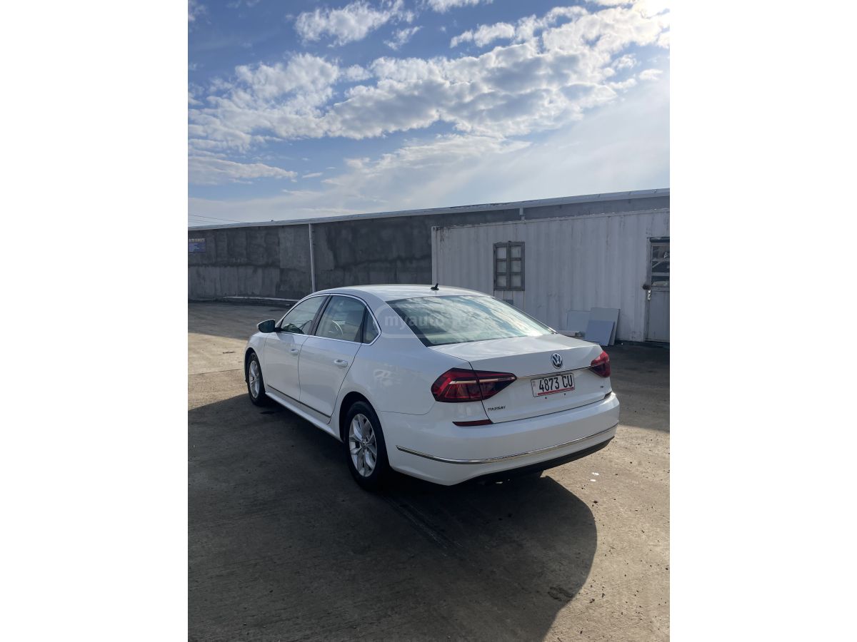 Volkswagen Passat - фото 3