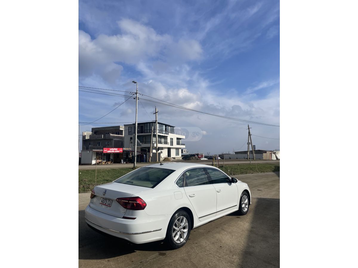 Volkswagen Passat - фото 4