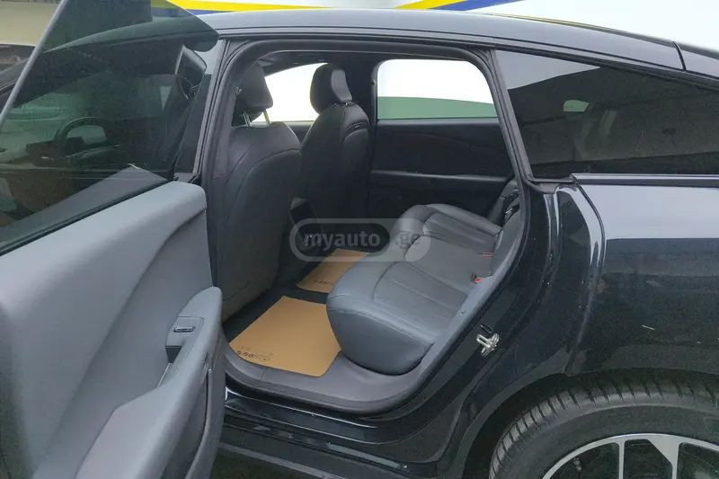 XPeng P7 2024 — миниатюра 8