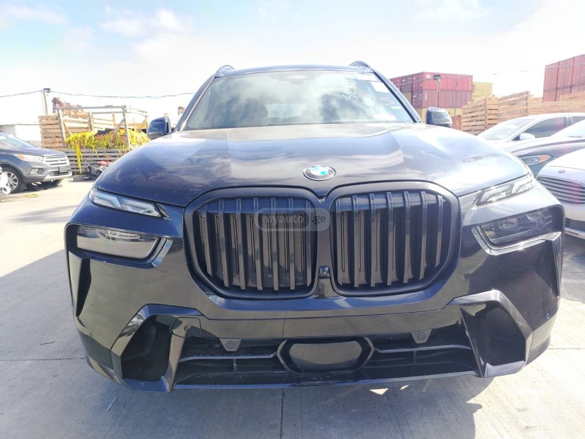 BMW X7 - фото 13