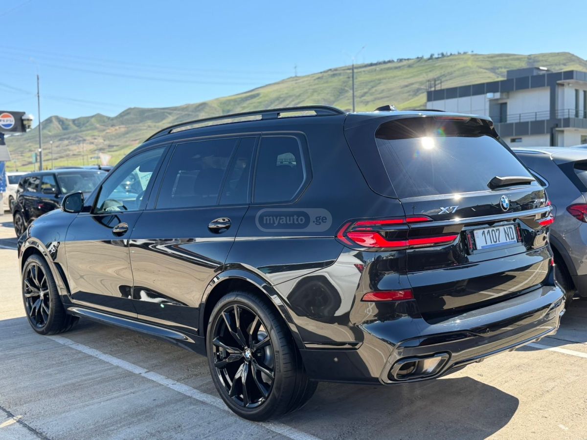 BMW X7 - фото 4