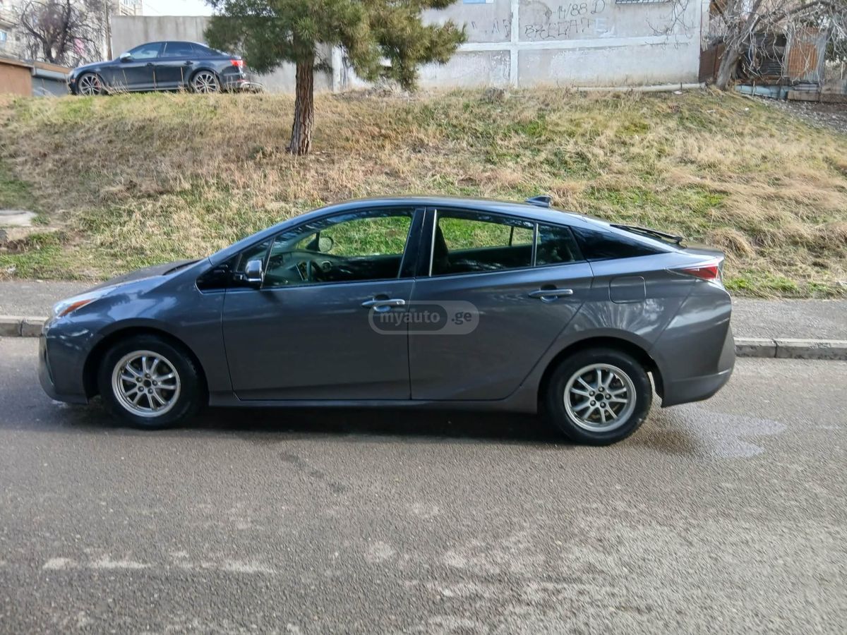 Toyota Prius - фото 3