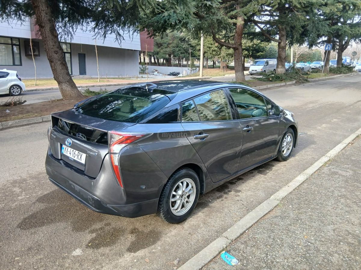 Toyota Prius - фото 4