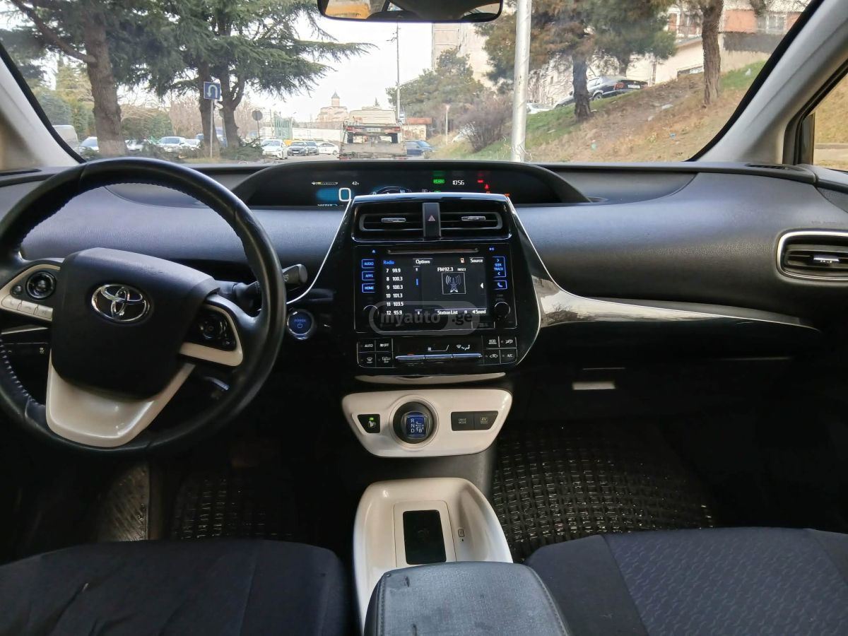 Toyota Prius - фото 6