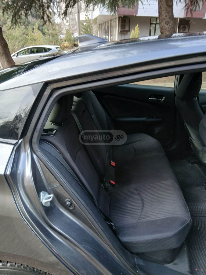 Toyota Prius - фото 7