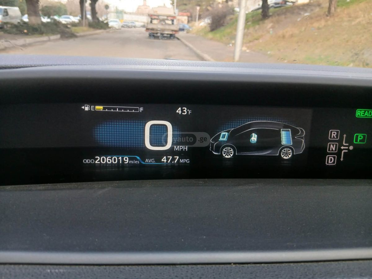 Toyota Prius - фото 8