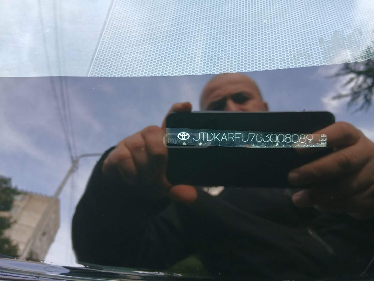 Toyota Prius - фото 9