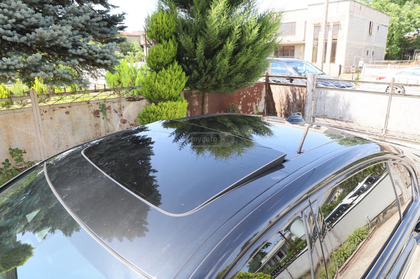 BMW 750 - фото 3