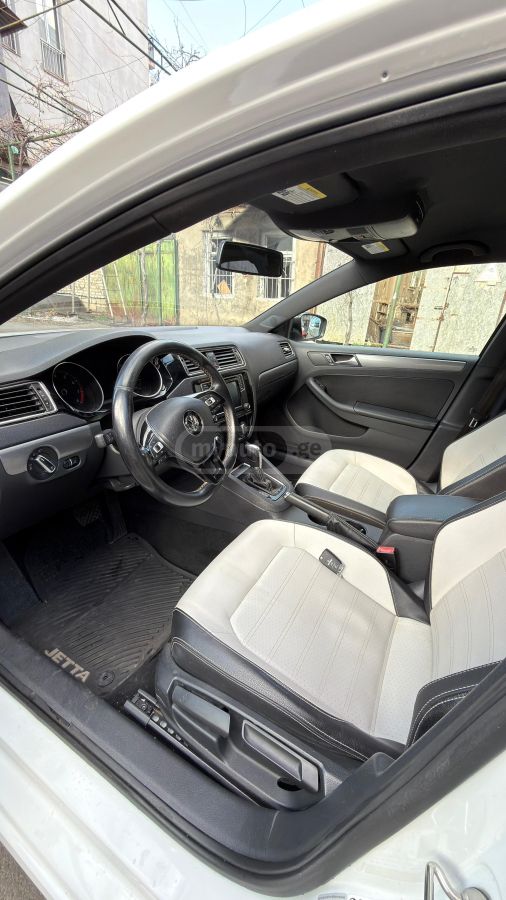 Volkswagen Jetta - фото 10