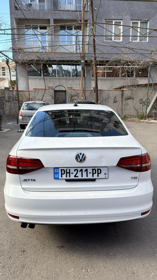 Volkswagen Jetta - фото 3