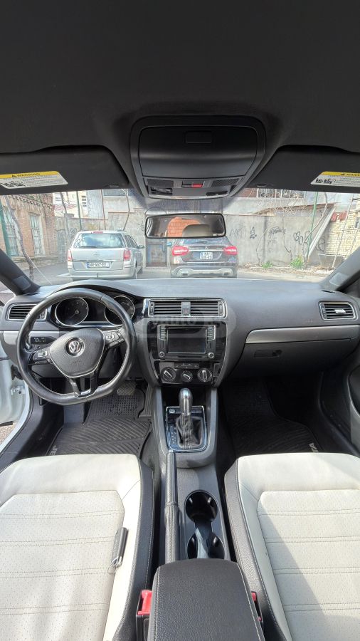 Volkswagen Jetta - фото 5