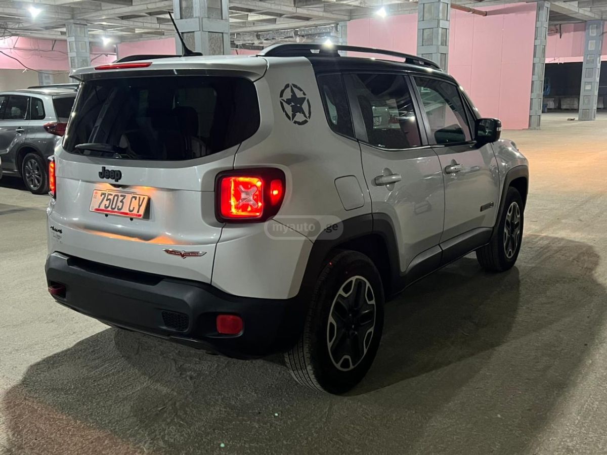 Jeep Renegade - фото 6