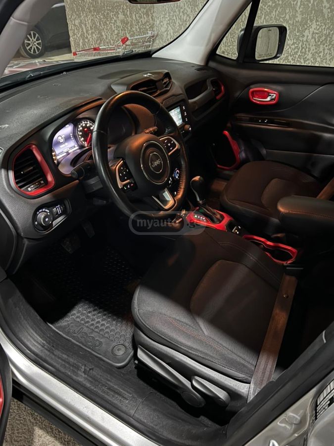 Jeep Renegade - фото 8