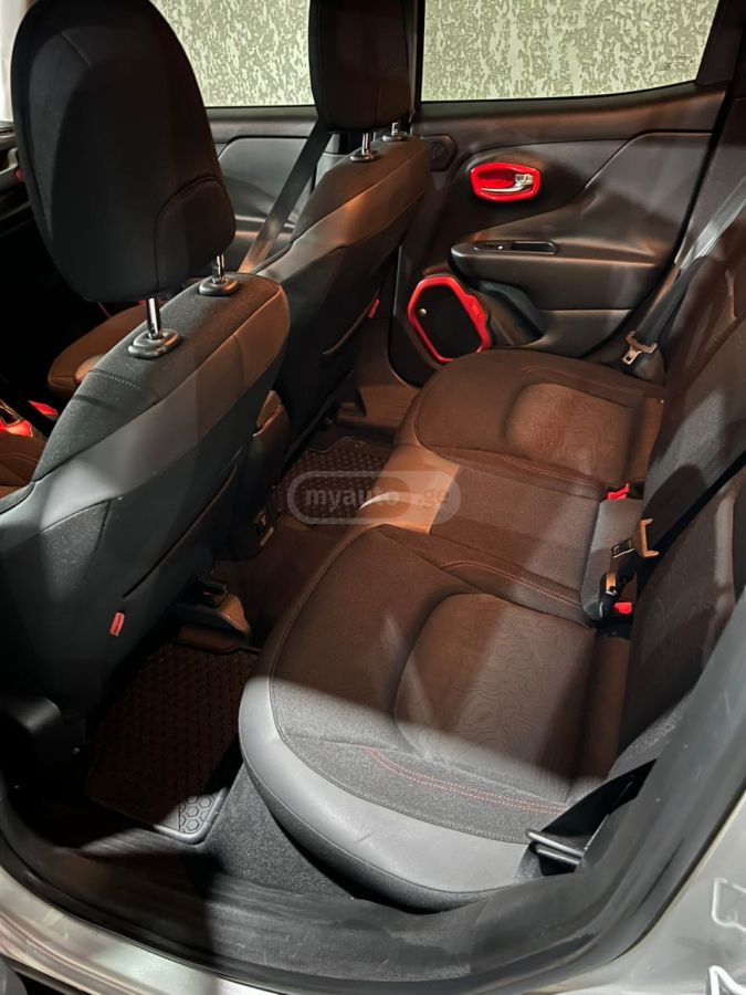 Jeep Renegade - фото 9