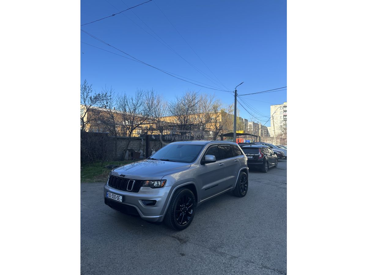 Jeep Grand Cherokee - фото 2