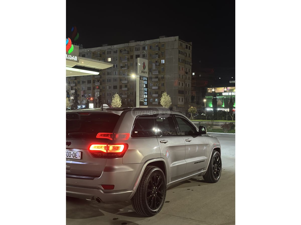 Jeep Grand Cherokee - фото 9